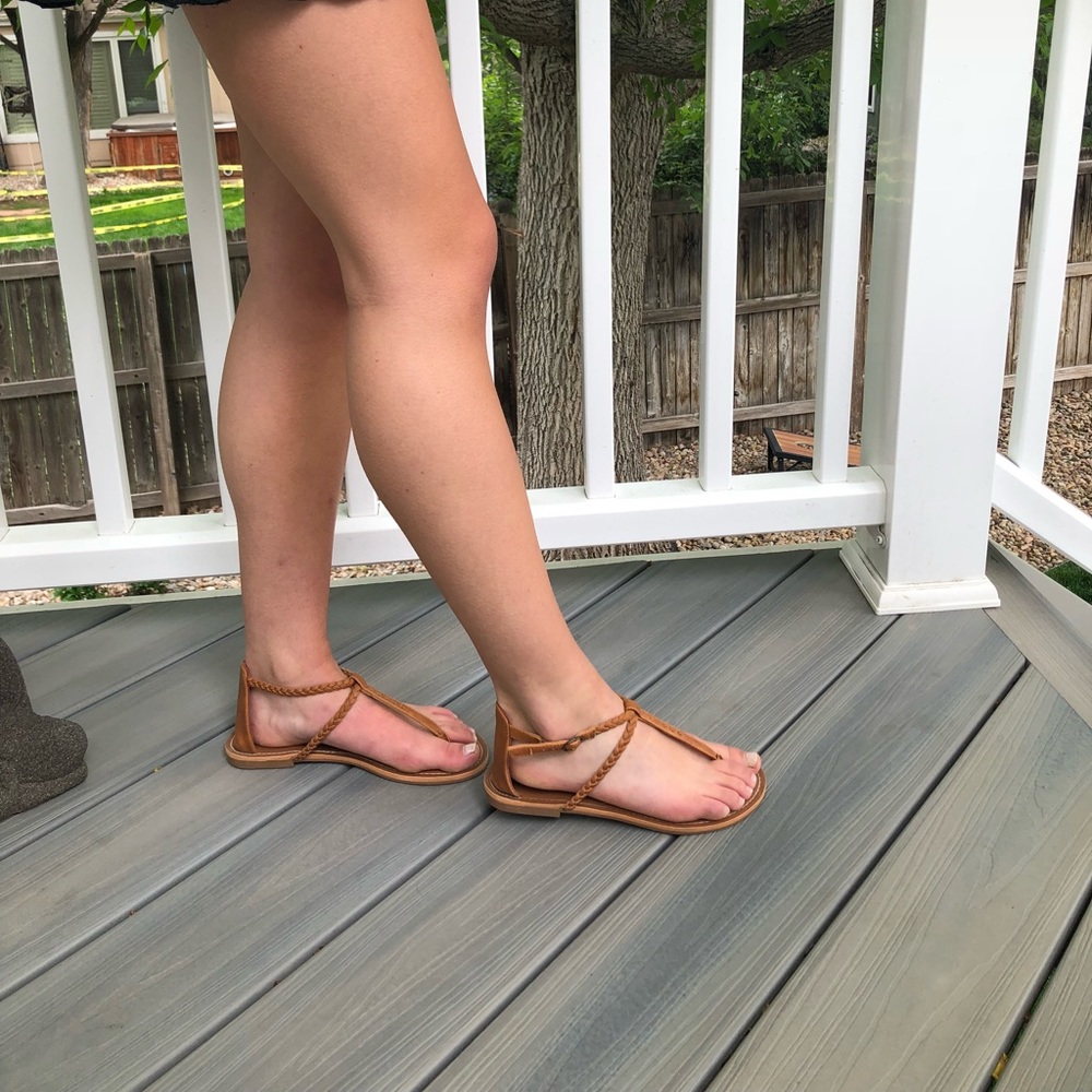 Aeropostale strappy sandals